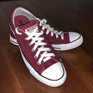 COPY - Maroon low top converse